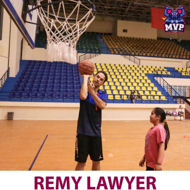 Huấn Luyện Viên bóng rổ Remy Lawyer được nhiều học viên yêu quýa