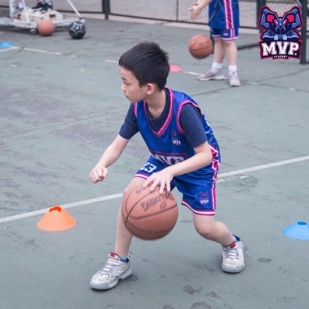 Có rất nhiều lợi ích khi cho bé học bóng rổ từ 5 - 11 tuổi